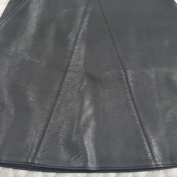 Zara Black Leather Mini Skirt Size Medium - Picture 2 of 9